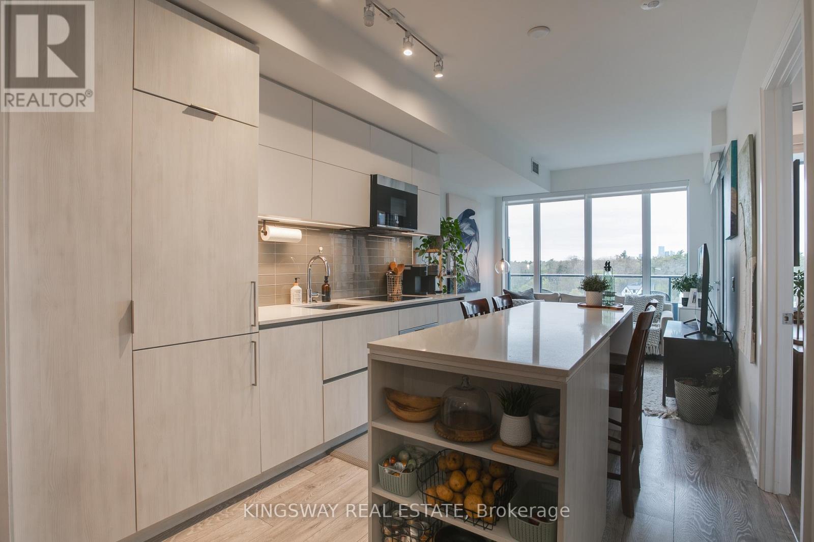 21 Park Street, Mississauga, Ontario  L5G 1L7 - Photo 8 - W13165378