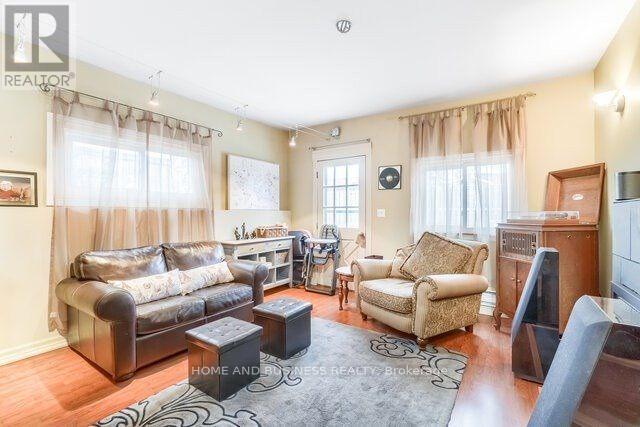 8 Sora Drive, Mississauga, Ontario  L5M 1B2 - Photo 14 - W13165380