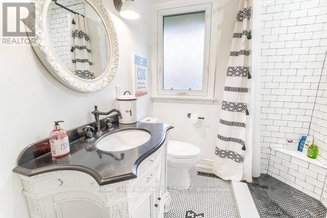 8 Sora Drive, Mississauga, Ontario  L5M 1B2 - Photo 20 - W13165380