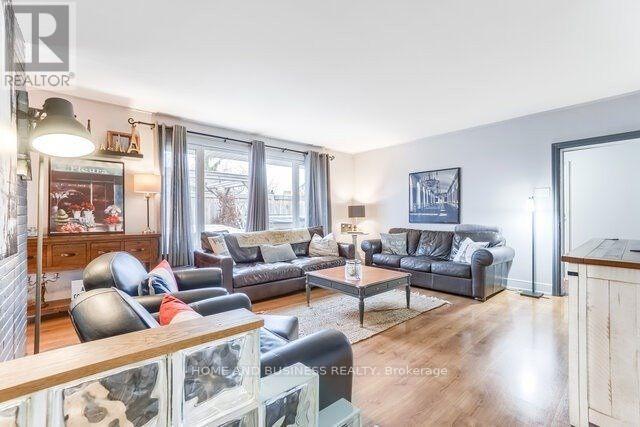 8 Sora Drive, Mississauga, Ontario  L5M 1B2 - Photo 4 - W13165380