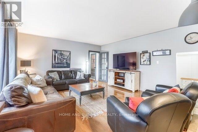 8 Sora Drive, Mississauga, Ontario  L5M 1B2 - Photo 5 - W13165380