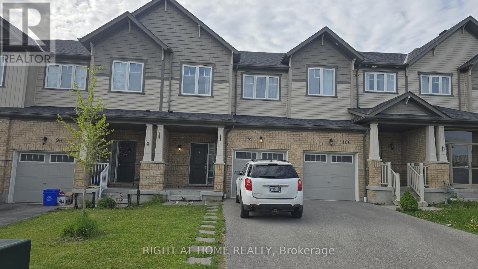 98 Nearco Gate, Oshawa, Ontario L1L 0J5 - Photo 3 - E13165274