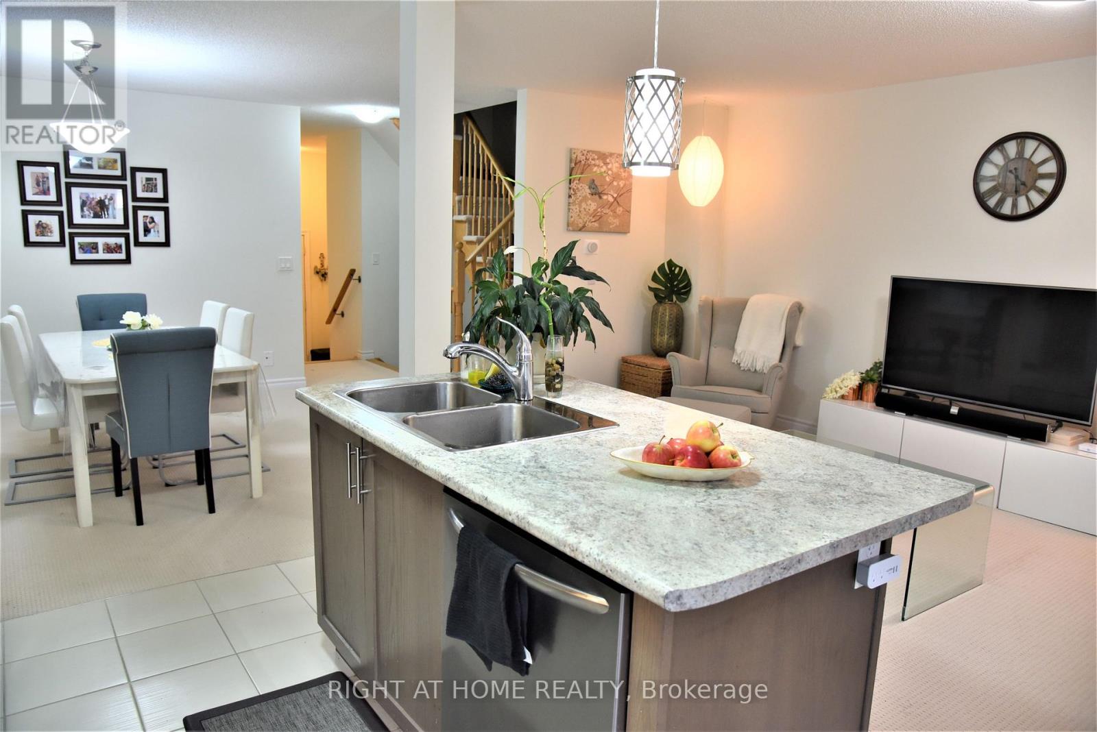98 Nearco Gate, Oshawa, Ontario L1L 0J5 - Photo 7 - E13165274