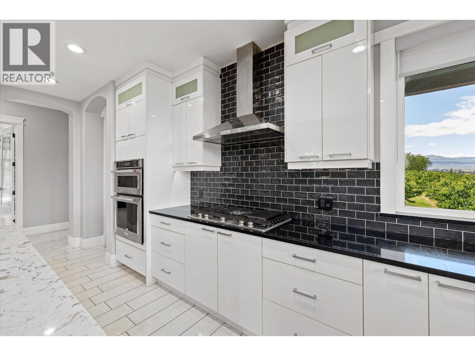 781 Wallace Road, Kelowna, British Columbia  V1X 4T5 - Photo 12 - 10388111