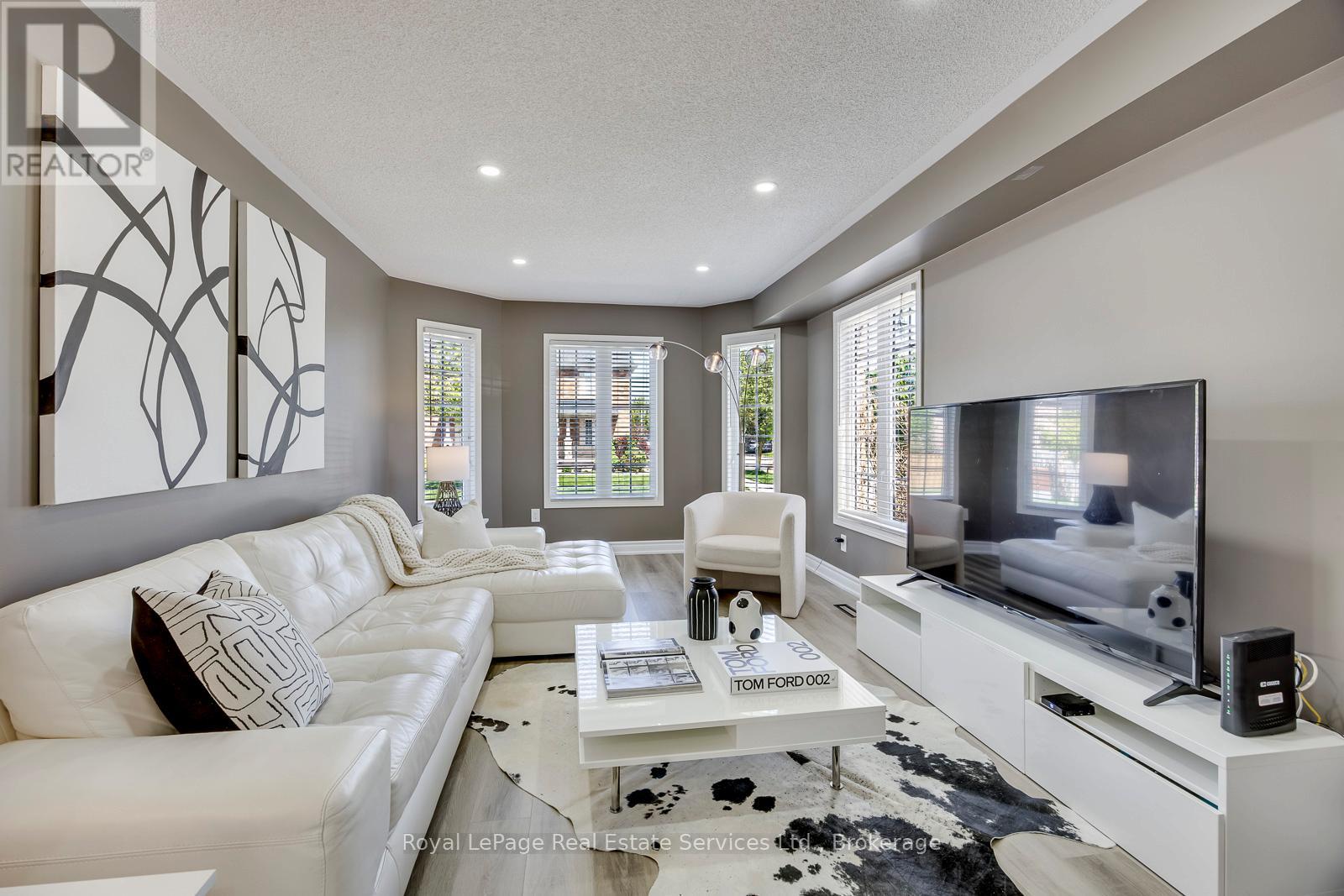 5636 Emma Drive, Burlington, Ontario  L7L 6W7 - Photo 9 - W13165428