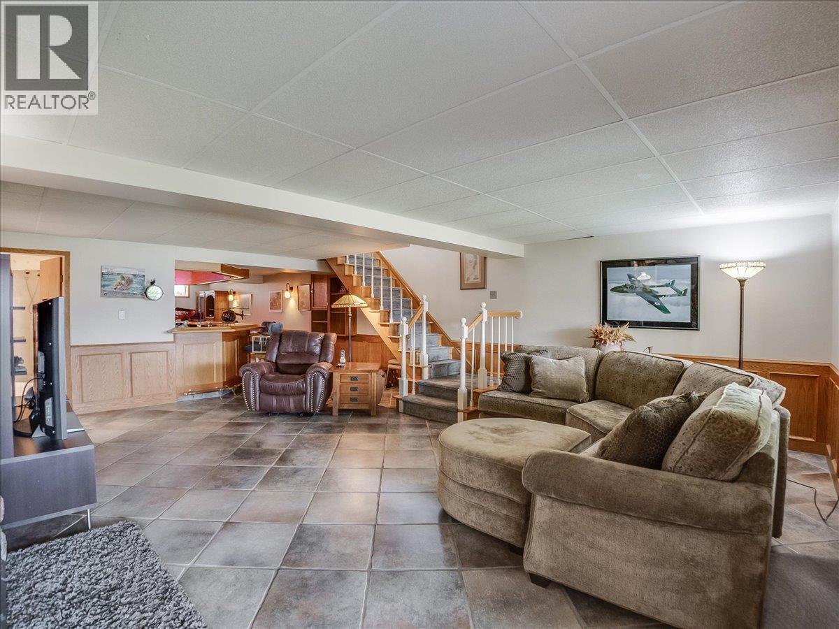 100 Sandner Road, Christina Lake, British Columbia  V0H 1E0 - Photo 33 - 10386657