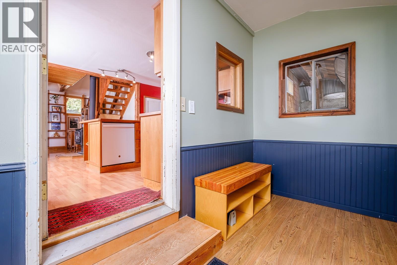 2034 Cliff Street, Rossland, British Columbia  V0G 1Y0 - Photo 10 - 10383399