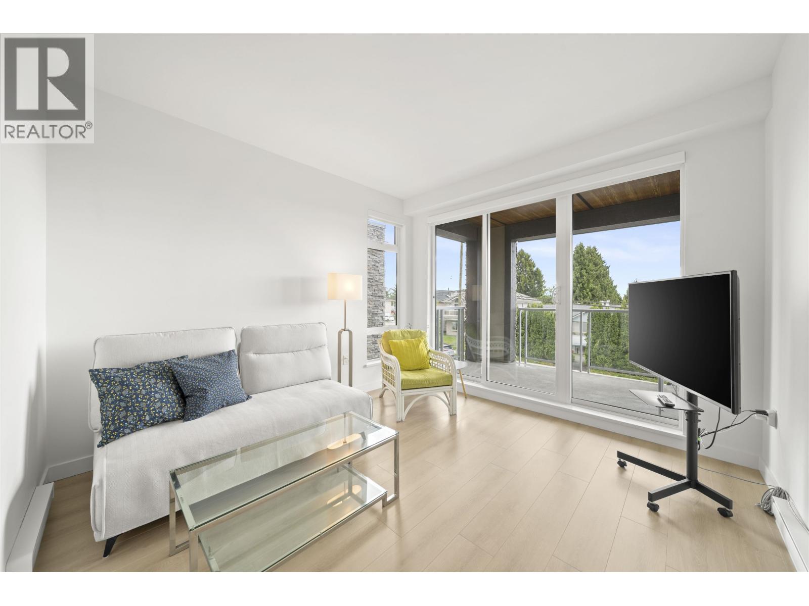 213 7799 17th Street, Burnaby, British Columbia  V3N 0J5 - Photo 7 - R3125409