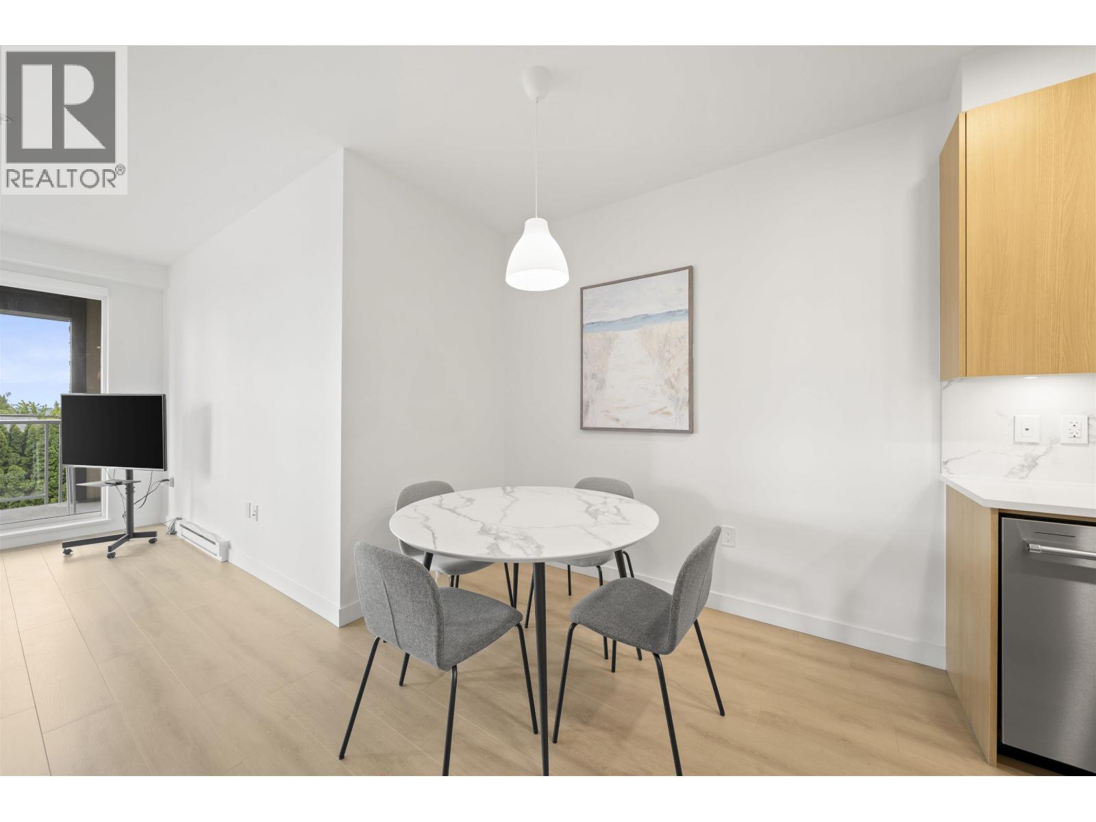 213 7799 17th Street, Burnaby, British Columbia  V3N 0J5 - Photo 11 - R3125409