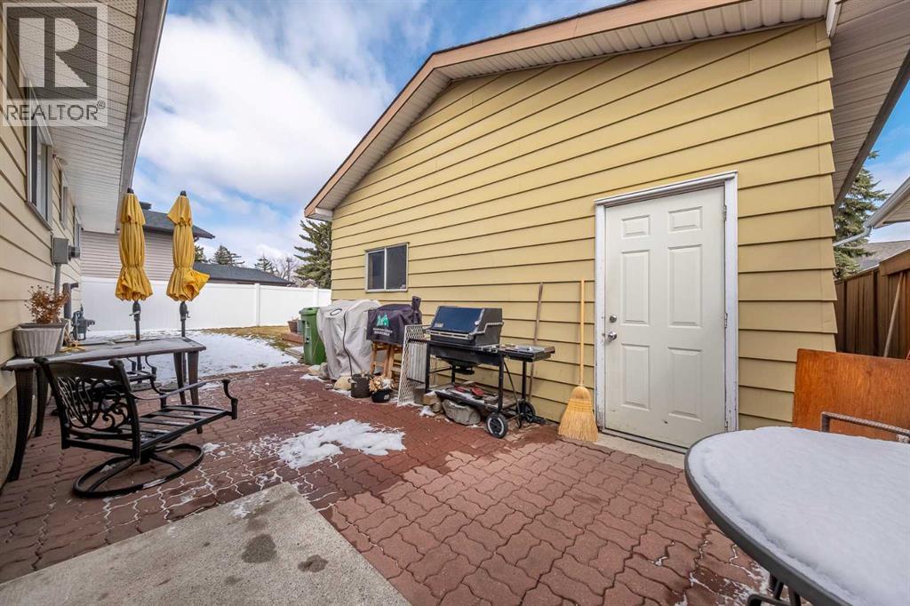 116 Dovercrest Way SE, Calgary, Alberta  T2B 2L9 - Photo 36 - A2305455