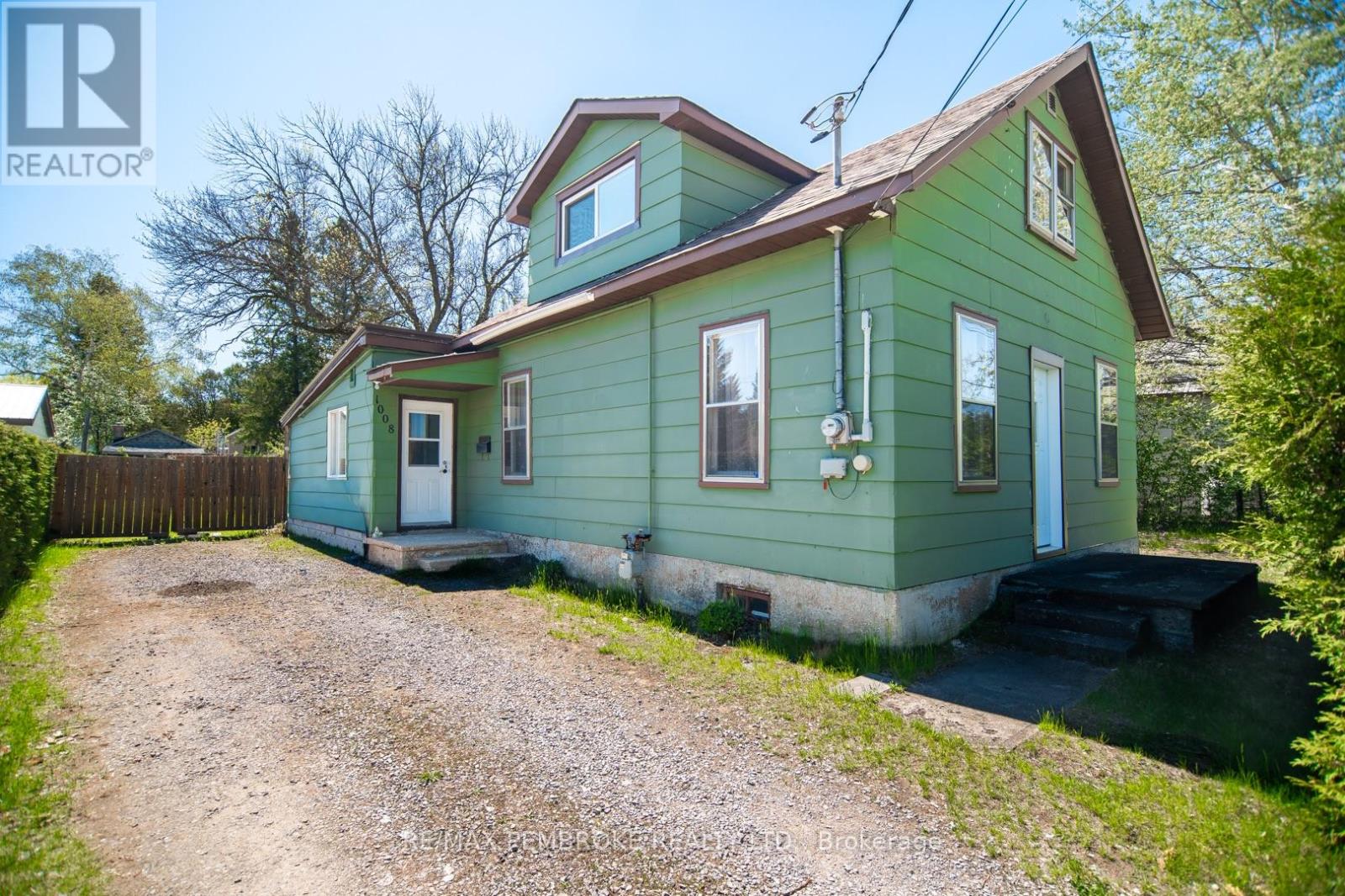 1008 Bronx Street, Pembroke, Ontario  K8A 6G5 - Photo 1 - X13165478