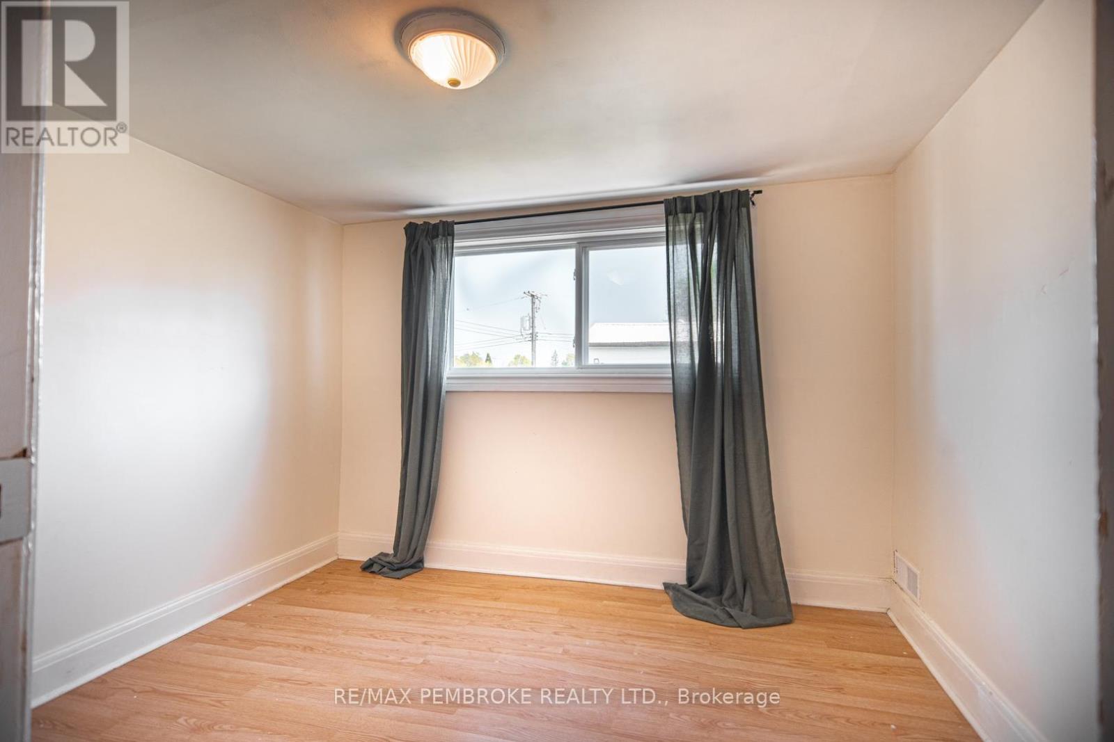 1008 Bronx Street, Pembroke, Ontario  K8A 6G5 - Photo 15 - X13165478