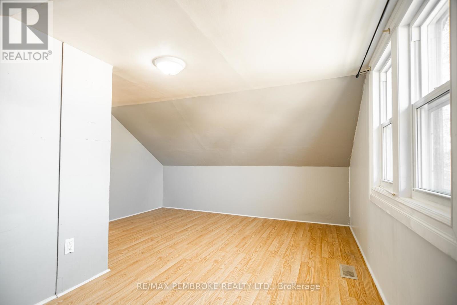1008 Bronx Street, Pembroke, Ontario  K8A 6G5 - Photo 19 - X13165478