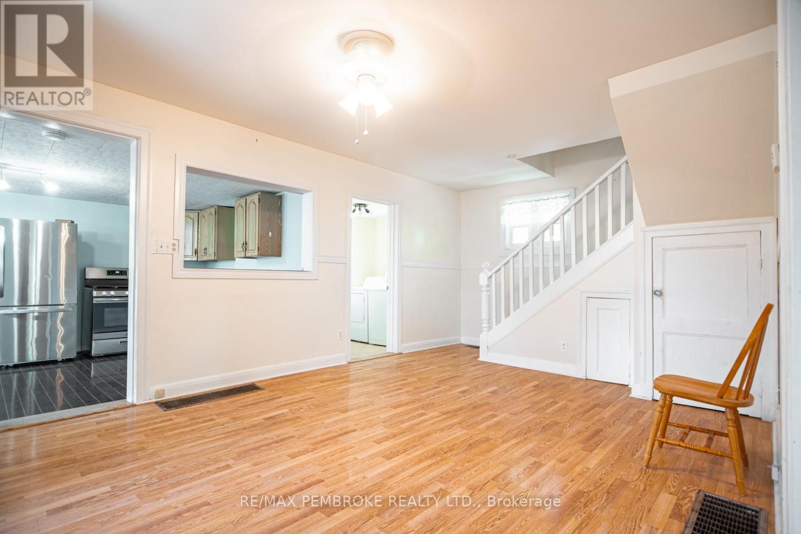 1008 Bronx Street, Pembroke, Ontario  K8A 6G5 - Photo 5 - X13165478