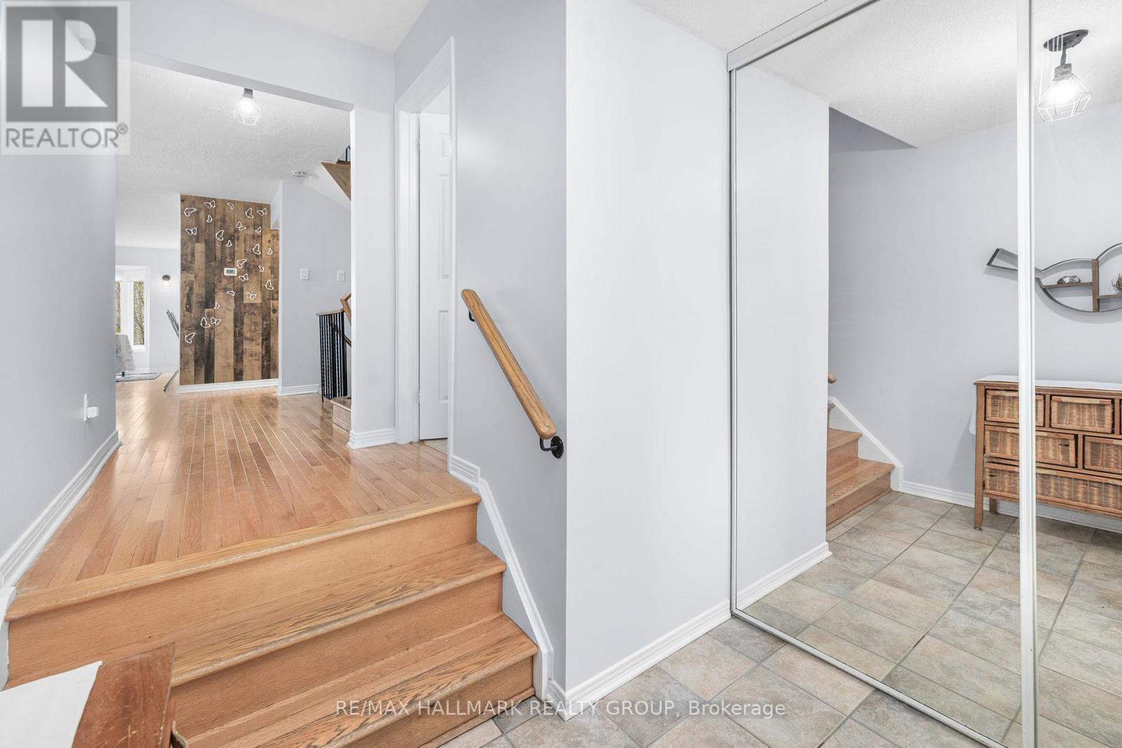 54 Fireside Crescent, Ottawa, Ontario  K1T 1Z4 - Photo 4 - X13165472