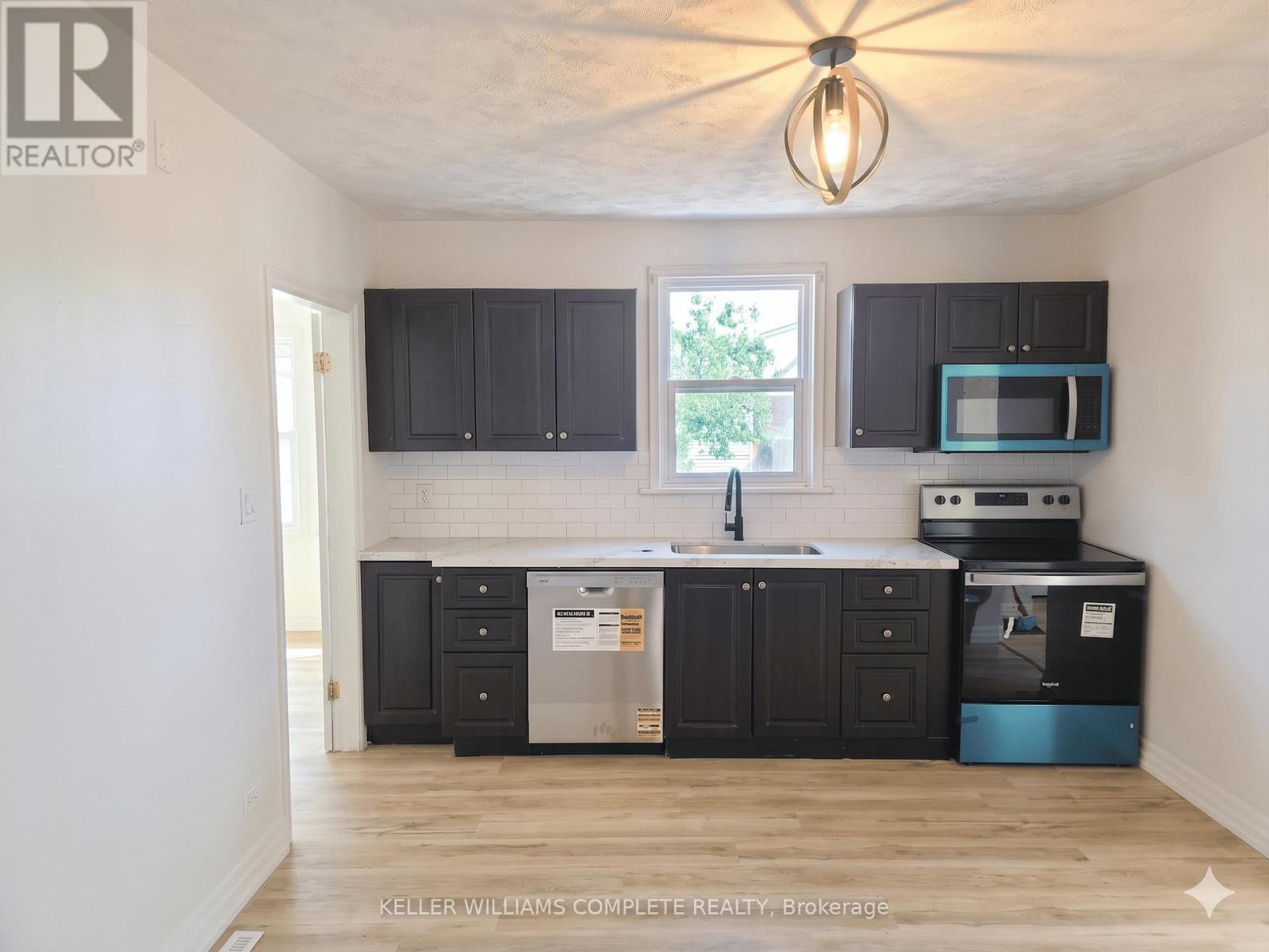 13 Marlborough Avenue, St. Catharines, Ontario  L2M 5T1 - Photo 3 - X13165446