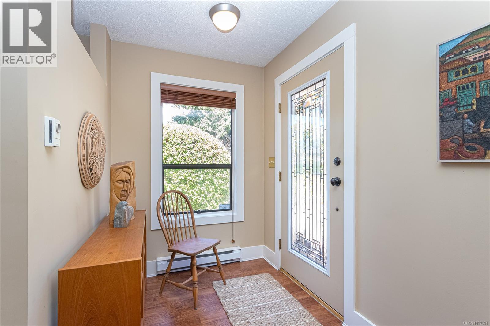 10210 Third St, Sidney, British Columbia  V8L 3B9 - Photo 10 - 1037931