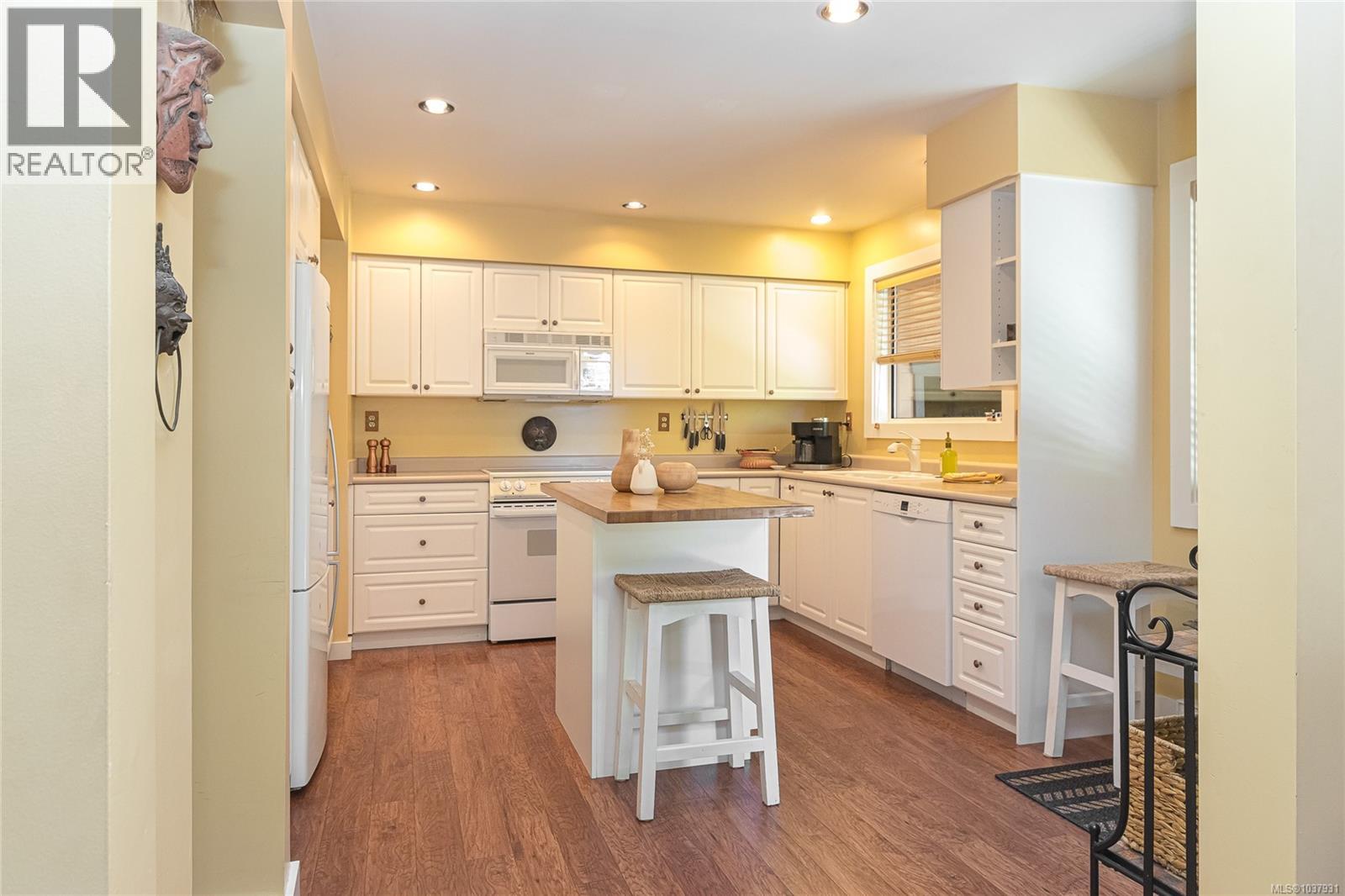 10210 Third St, Sidney, British Columbia  V8L 3B9 - Photo 18 - 1037931