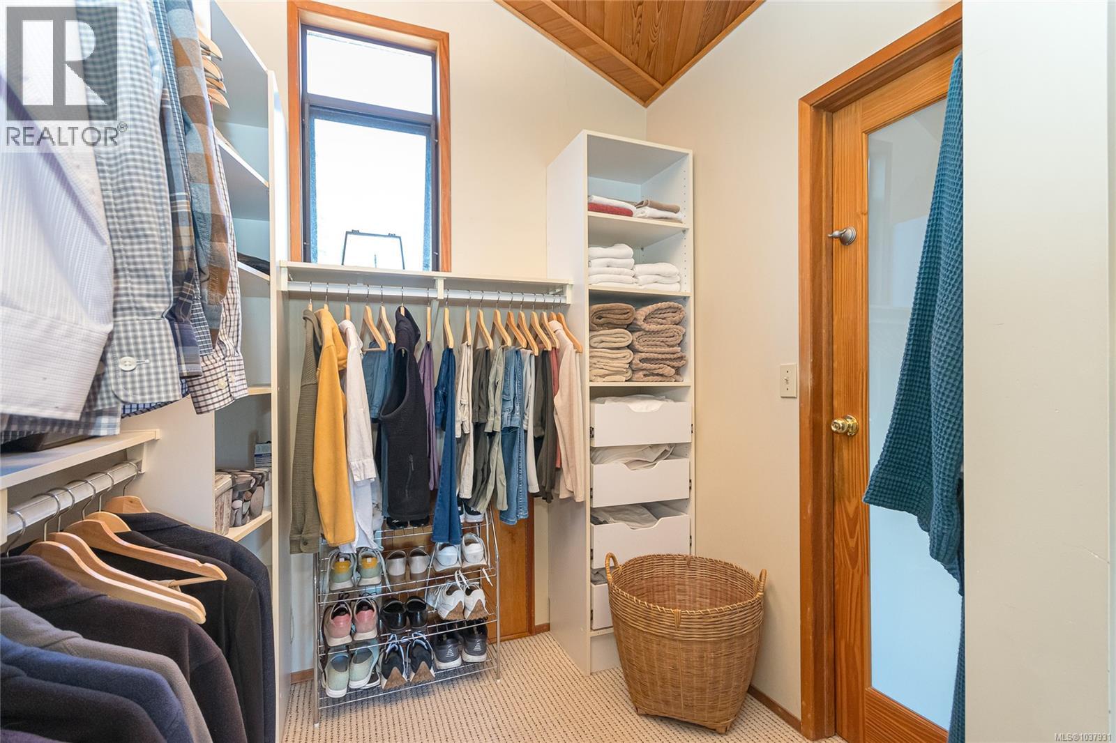 10210 Third St, Sidney, British Columbia  V8L 3B9 - Photo 26 - 1037931