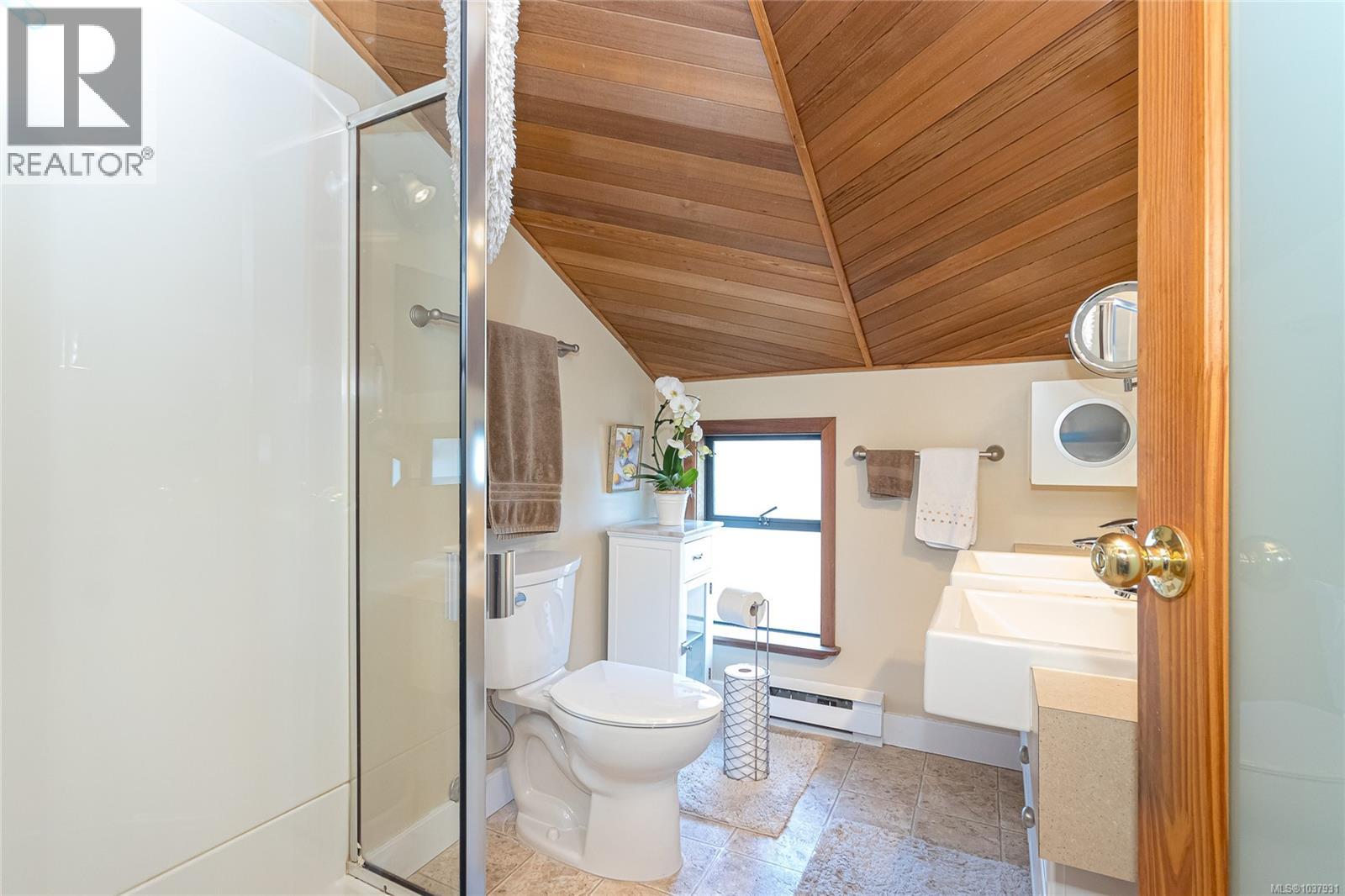 10210 Third St, Sidney, British Columbia  V8L 3B9 - Photo 27 - 1037931