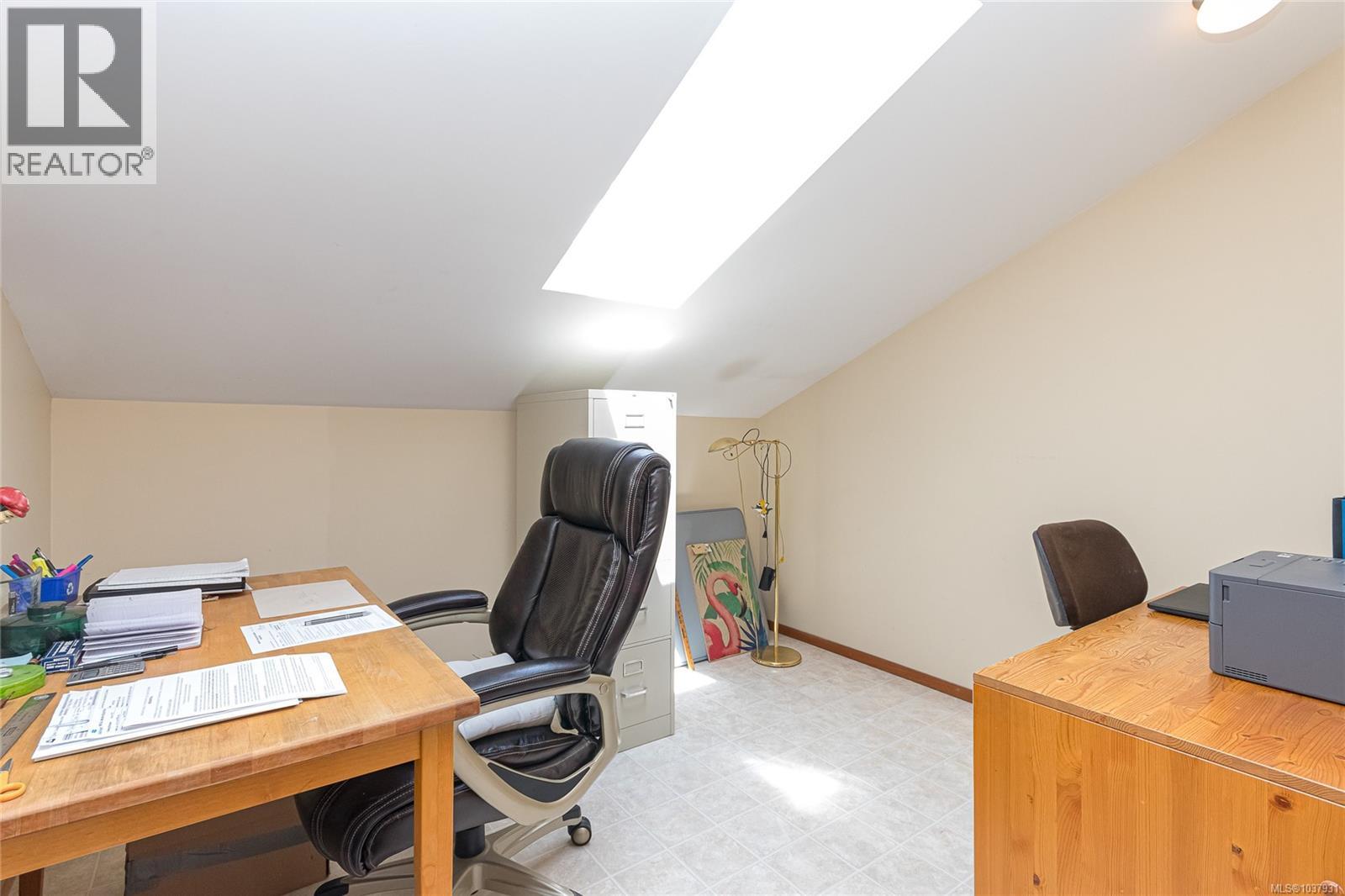 10210 Third St, Sidney, British Columbia  V8L 3B9 - Photo 32 - 1037931