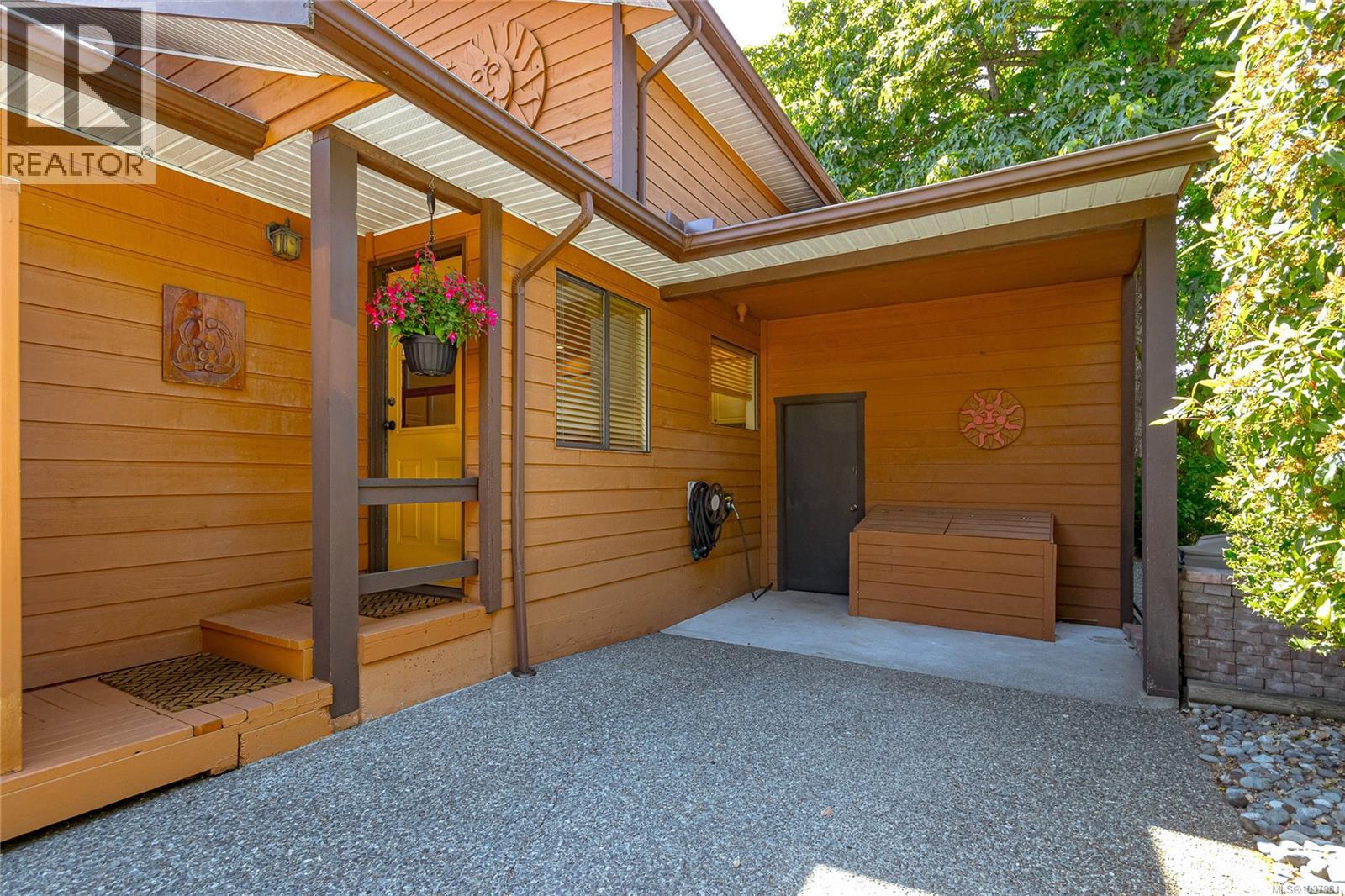 10210 Third St, Sidney, British Columbia  V8L 3B9 - Photo 38 - 1037931