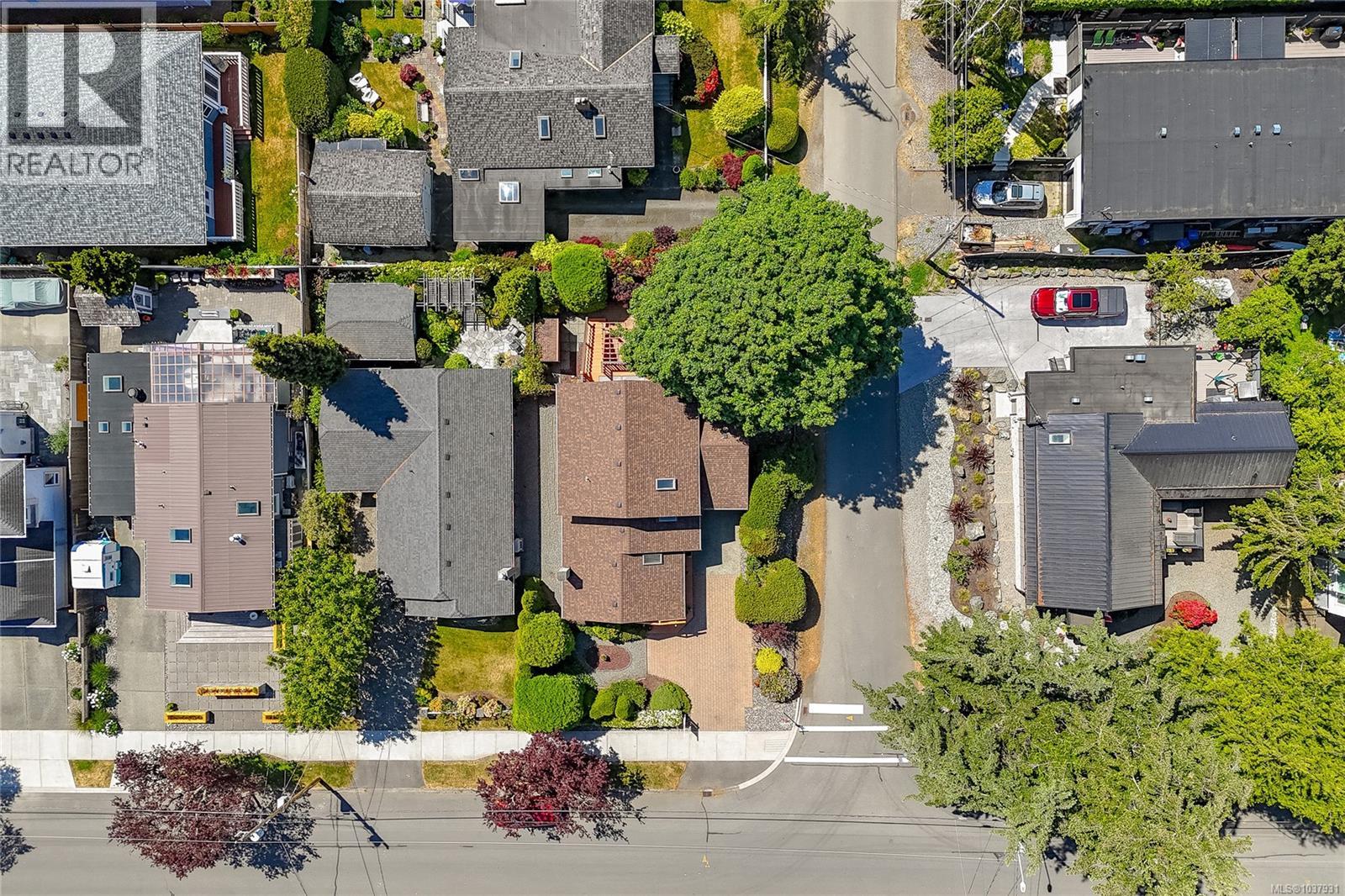 10210 Third St, Sidney, British Columbia  V8L 3B9 - Photo 40 - 1037931