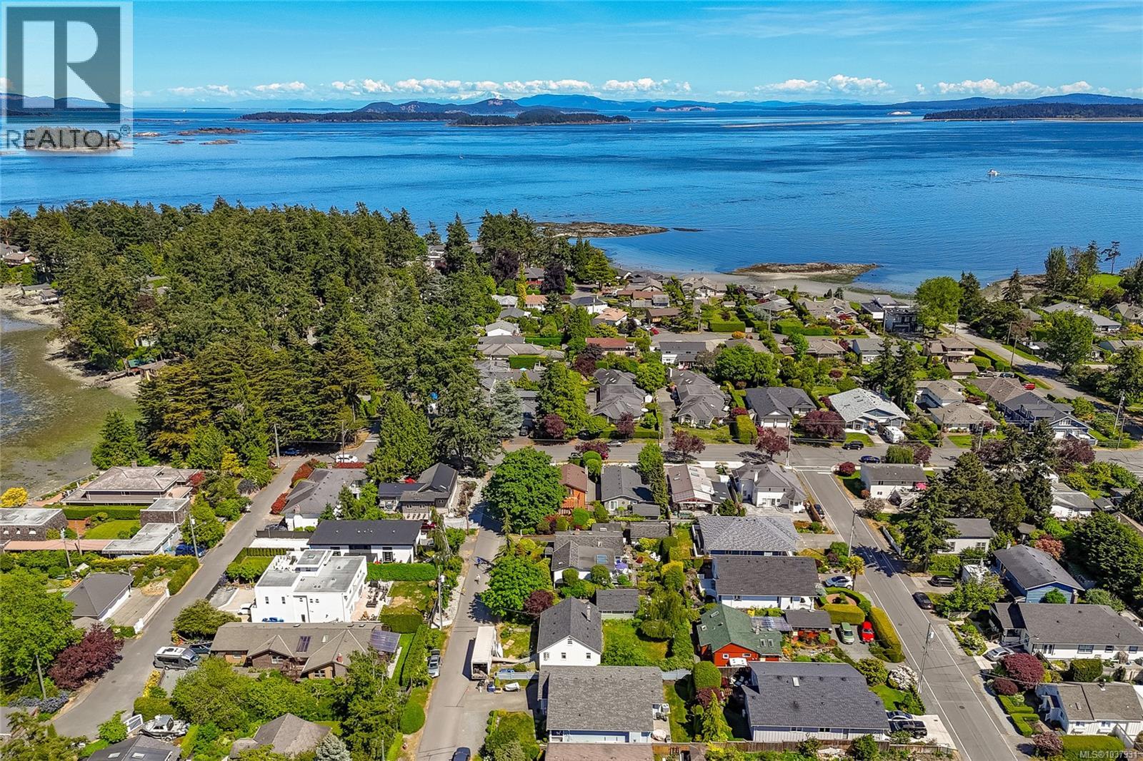 10210 Third St, Sidney, British Columbia  V8L 3B9 - Photo 45 - 1037931