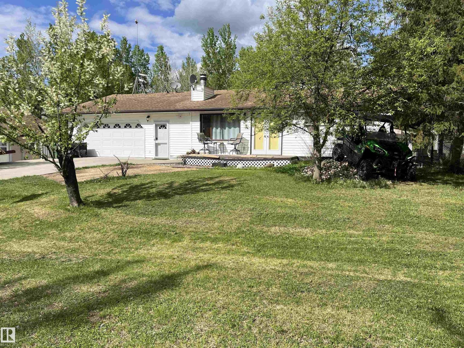 2 Bay Drive, Rural Lac Ste. Anne County, Alberta  T0E 0V0 - Photo 1 - E4477520