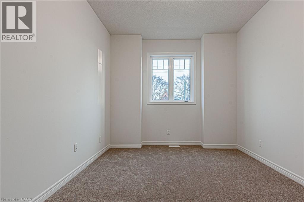 22 Oakdale Avenue Unit# Main&upper, St. Catharines, Ontario  L2P 2B4 - Photo 38 - 40830183