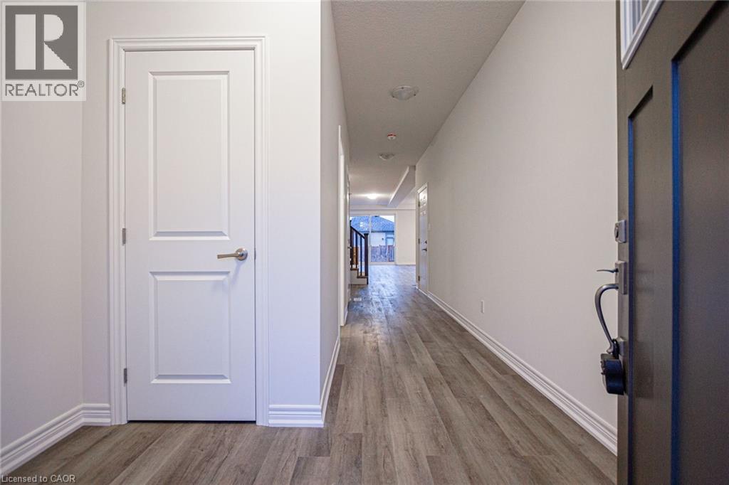 22 Oakdale Avenue Unit# Main&upper, St. Catharines, Ontario  L2P 2B4 - Photo 4 - 40830183
