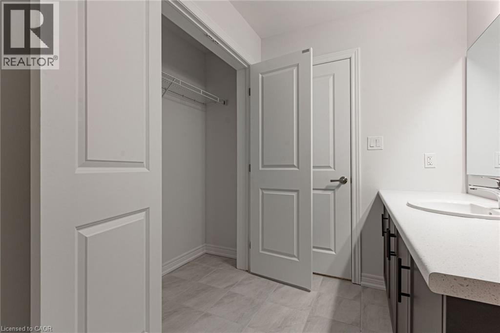22 Oakdale Avenue Unit# Main&upper, St. Catharines, Ontario  L2P 2B4 - Photo 40 - 40830183
