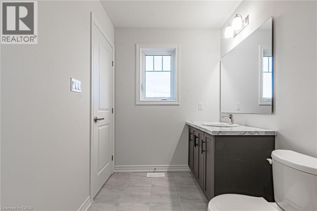 22 Oakdale Avenue Unit# Main&upper, St. Catharines, Ontario  L2P 2B4 - Photo 42 - 40830183