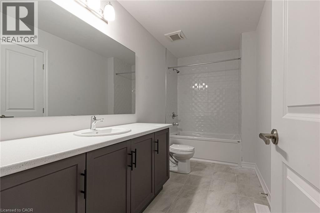 22 Oakdale Avenue Unit# Main&upper, St. Catharines, Ontario  L2P 2B4 - Photo 43 - 40830183