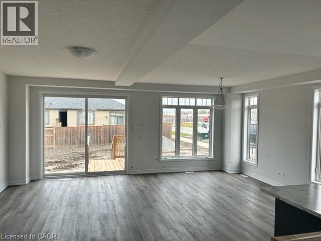 22 Oakdale Avenue Unit# Main&upper, St. Catharines, Ontario  L2P 2B4 - Photo 8 - 40830183