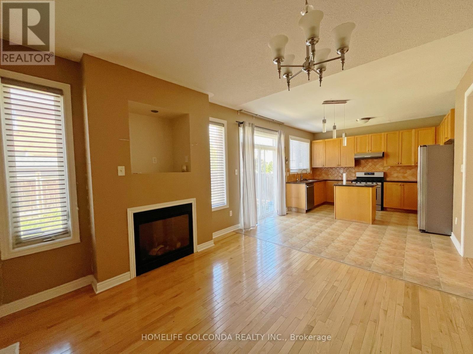 28 Barnstone Drive, Markham, Ontario  L6E 2B3 - Photo 7 - N13165476