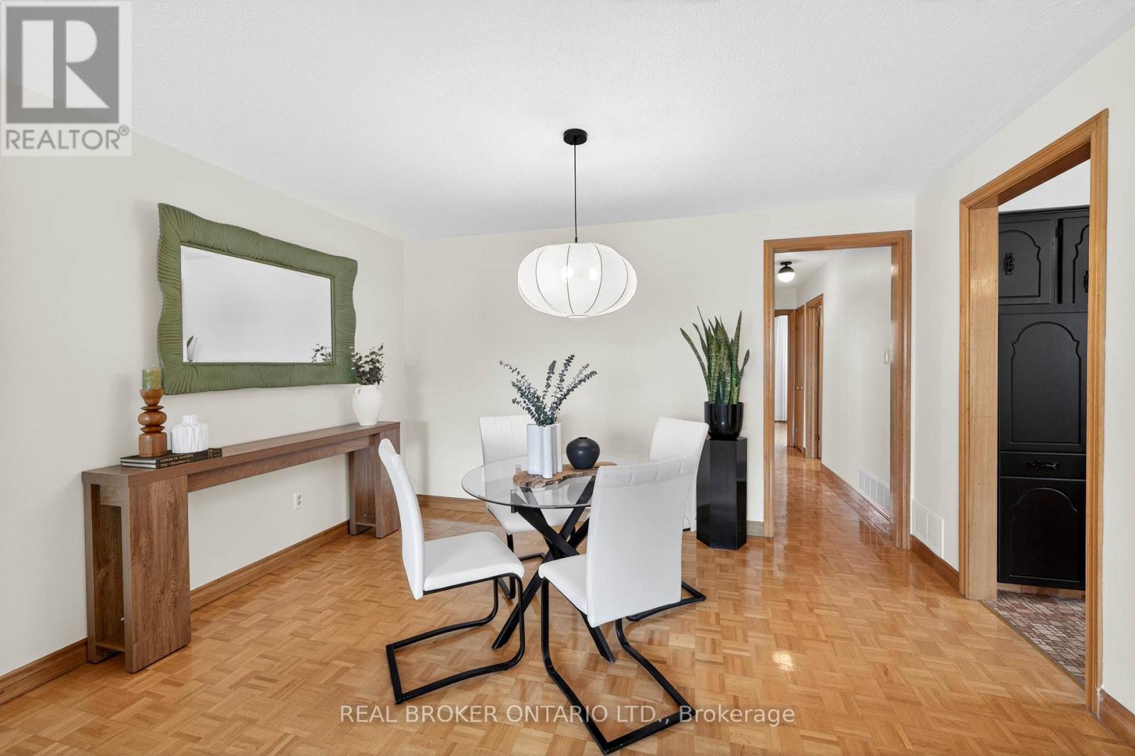 7778 Benavon Road, Mississauga, Ontario  L4T 3G3 - Photo 13 - W13165436