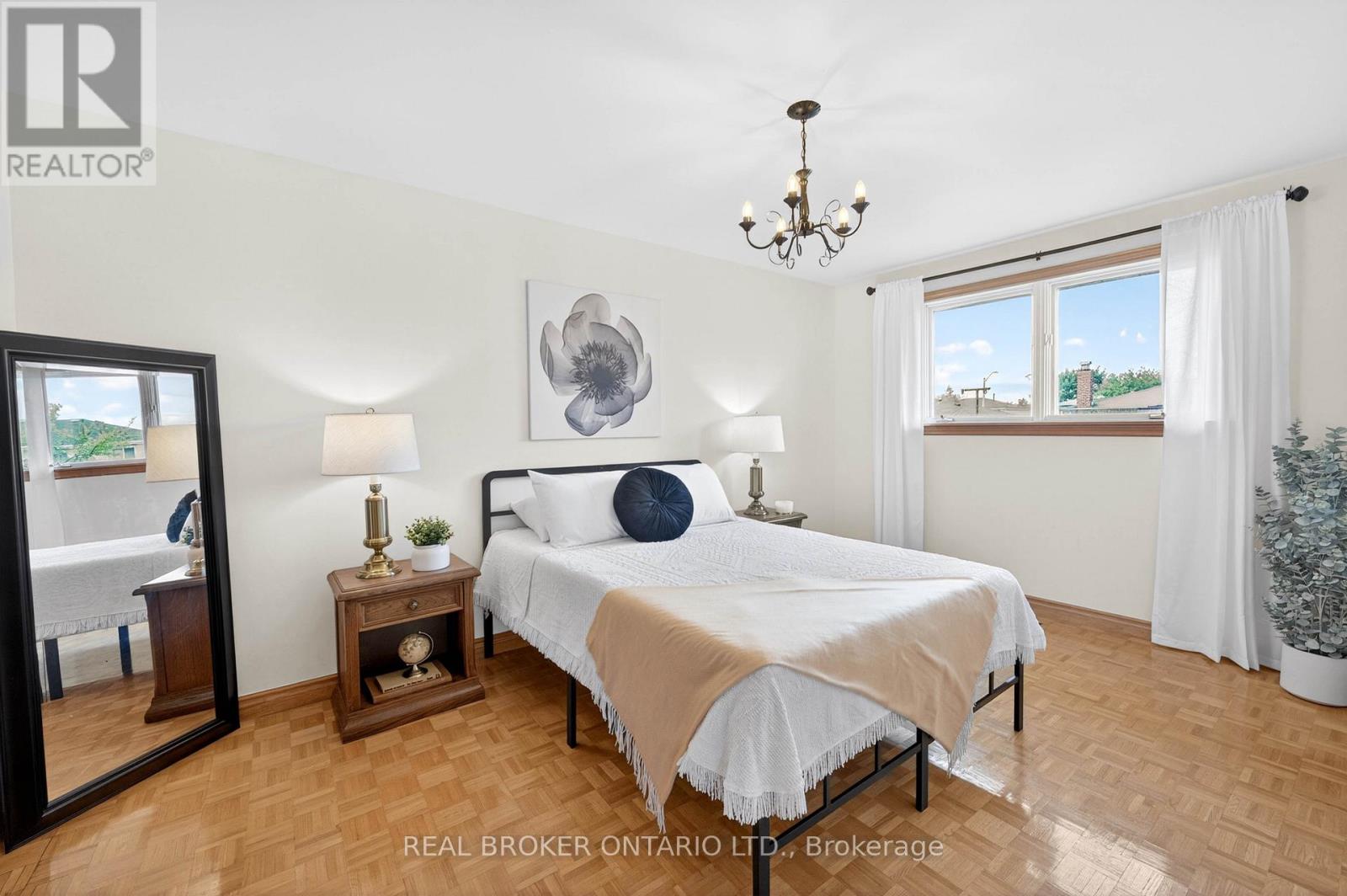 7778 Benavon Road, Mississauga, Ontario  L4T 3G3 - Photo 18 - W13165436
