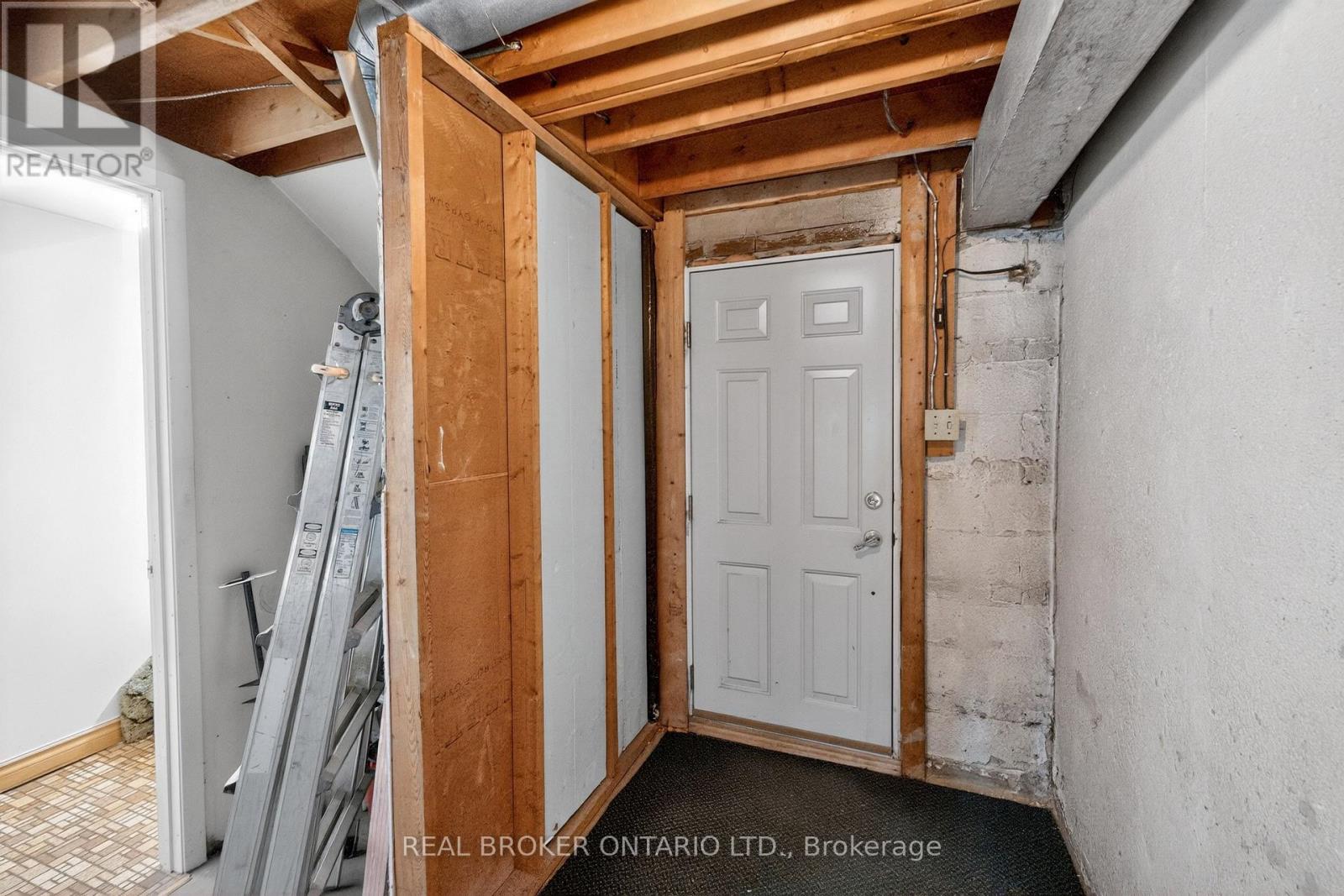 7778 Benavon Road, Mississauga, Ontario  L4T 3G3 - Photo 23 - W13165436