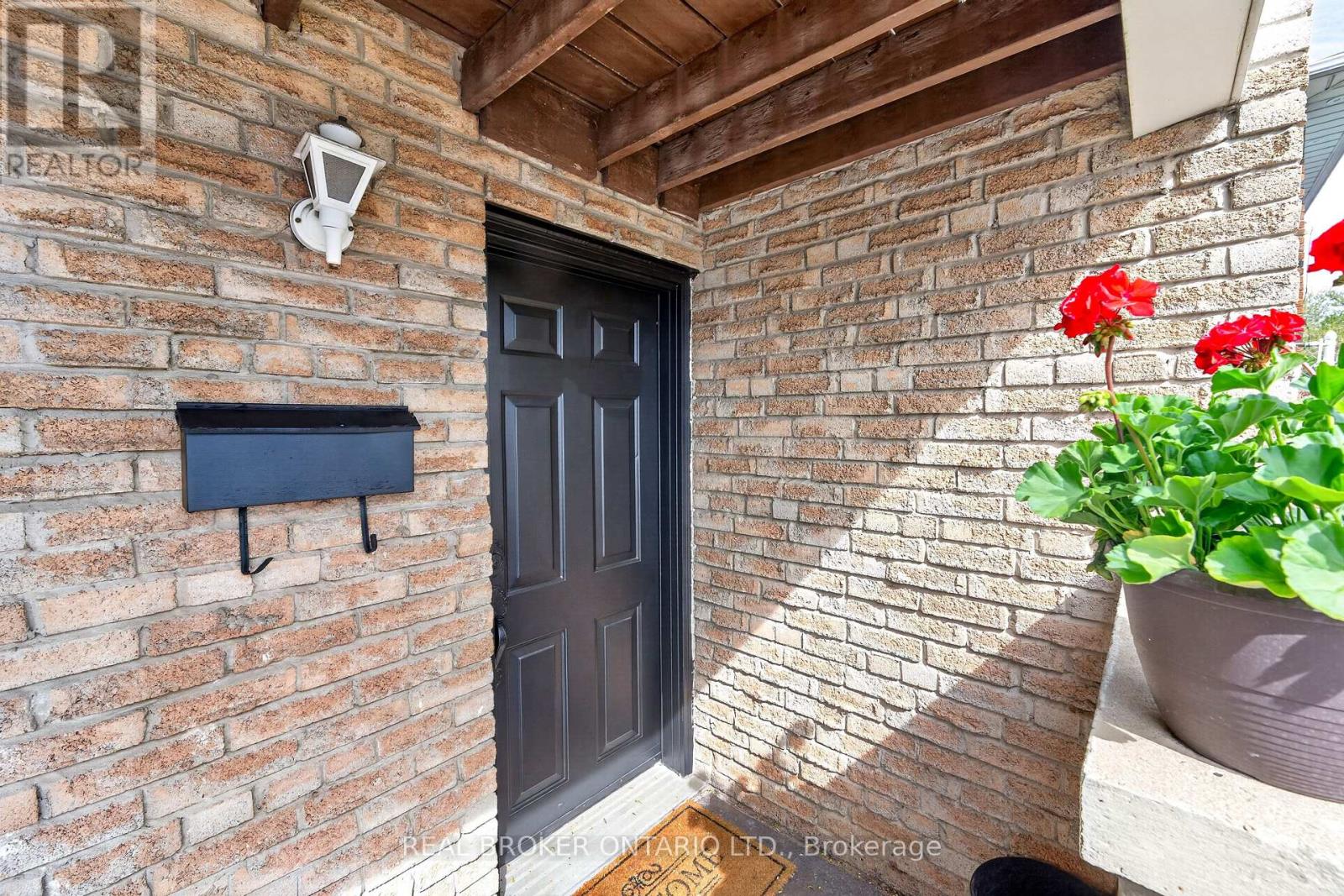 7778 Benavon Road, Mississauga, Ontario  L4T 3G3 - Photo 26 - W13165436