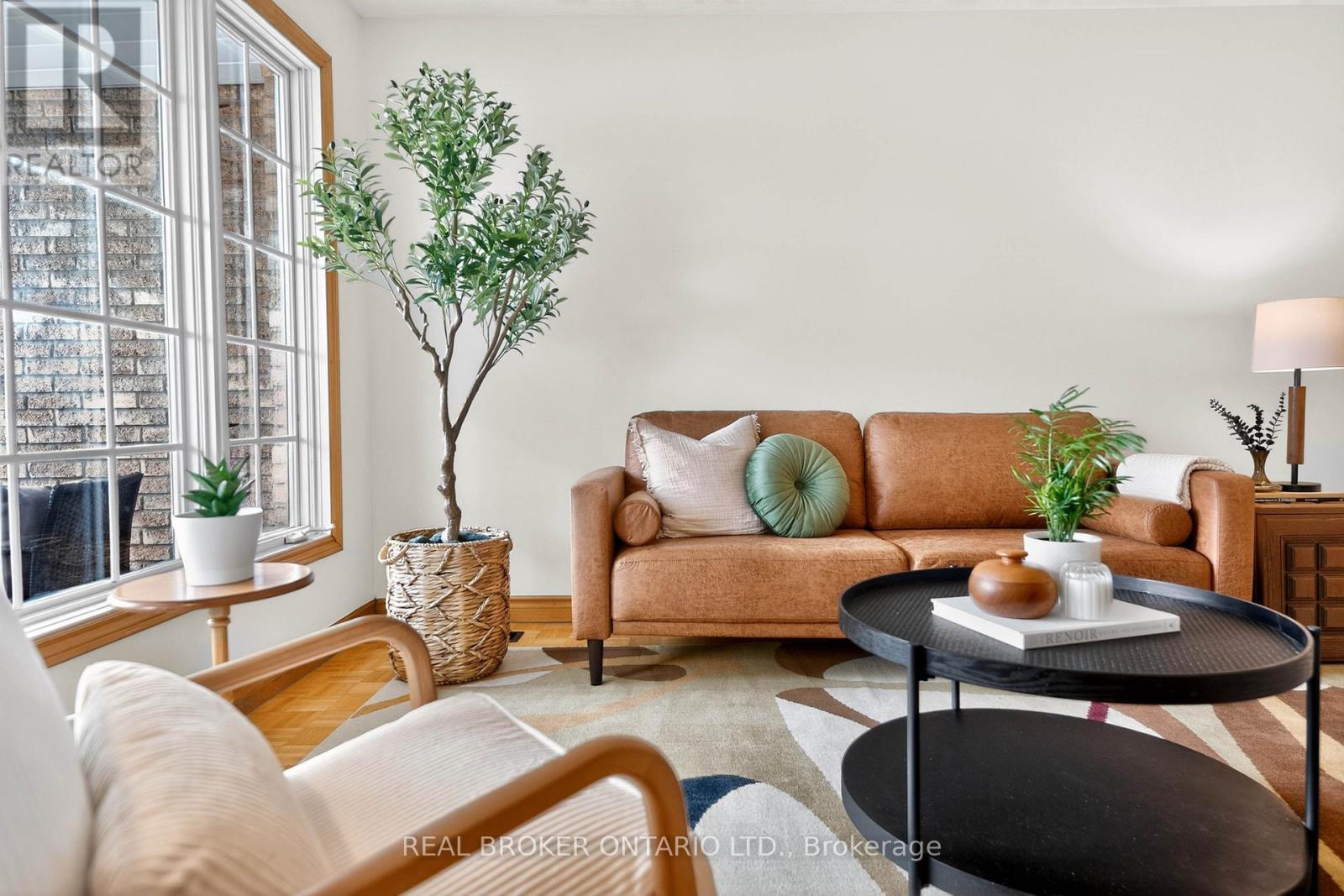 7778 Benavon Road, Mississauga, Ontario  L4T 3G3 - Photo 6 - W13165436