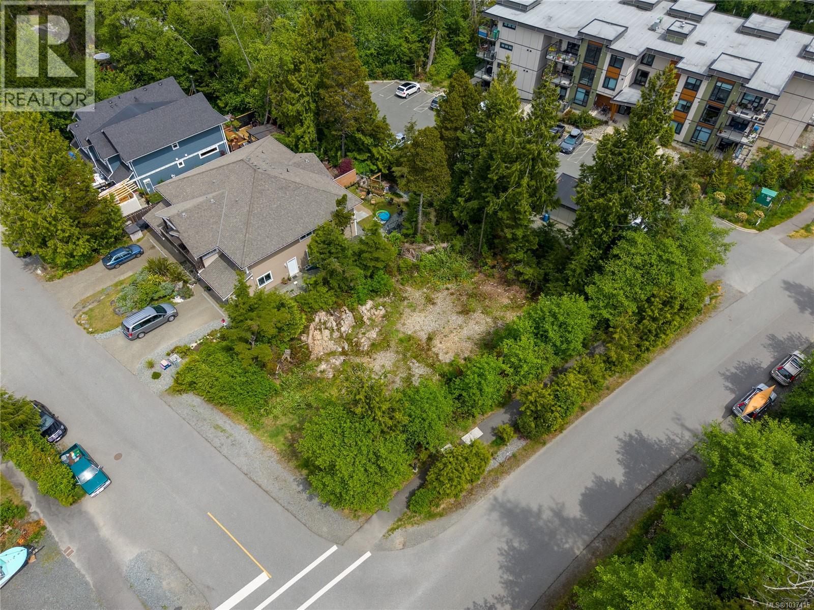 948 Hardy Pl, Tofino, British Columbia  V0R 2Z0 - Photo 4 - 1037415