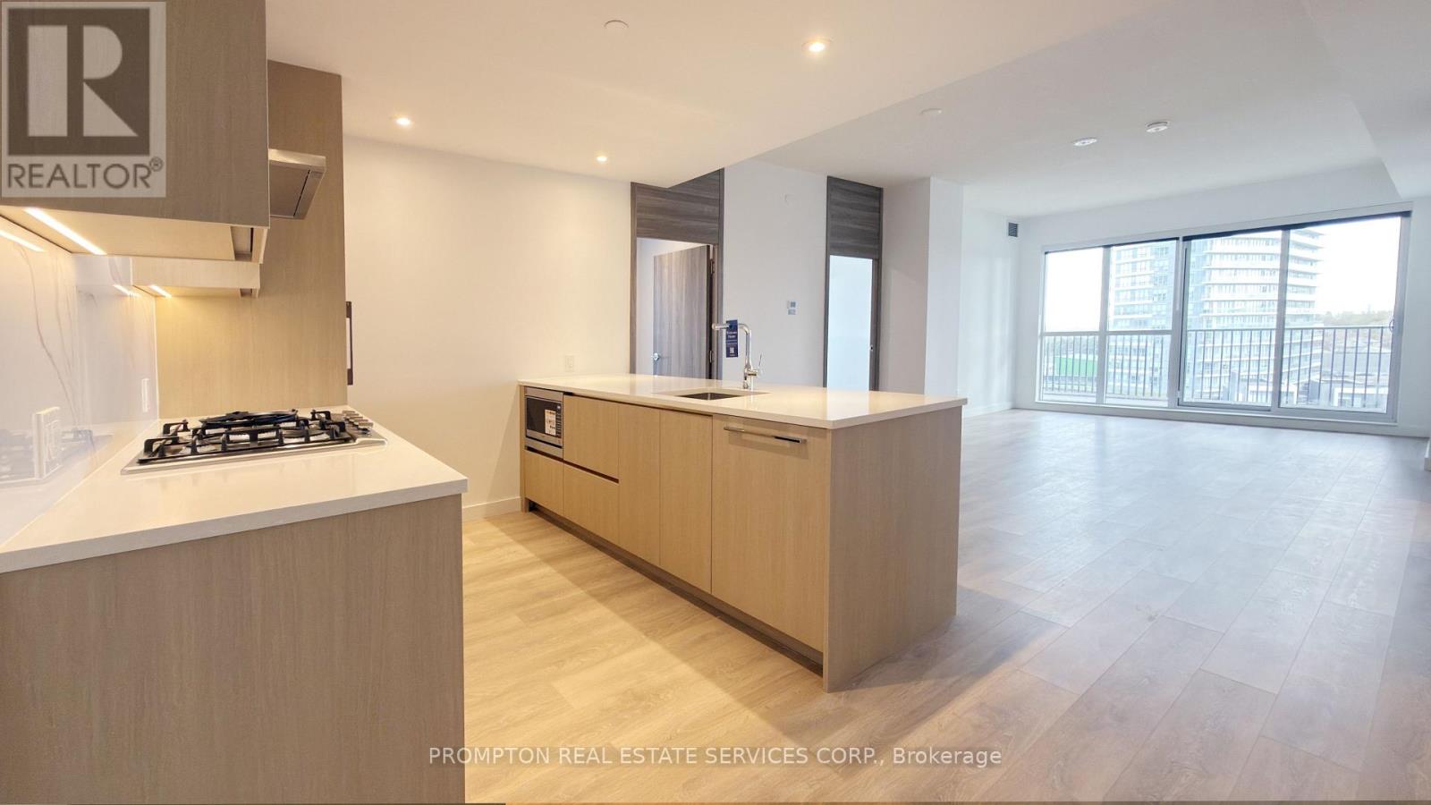 68 Esther Shiner Boulevard, Toronto, Ontario  M2J 0J6 - Photo 2 - C13165490