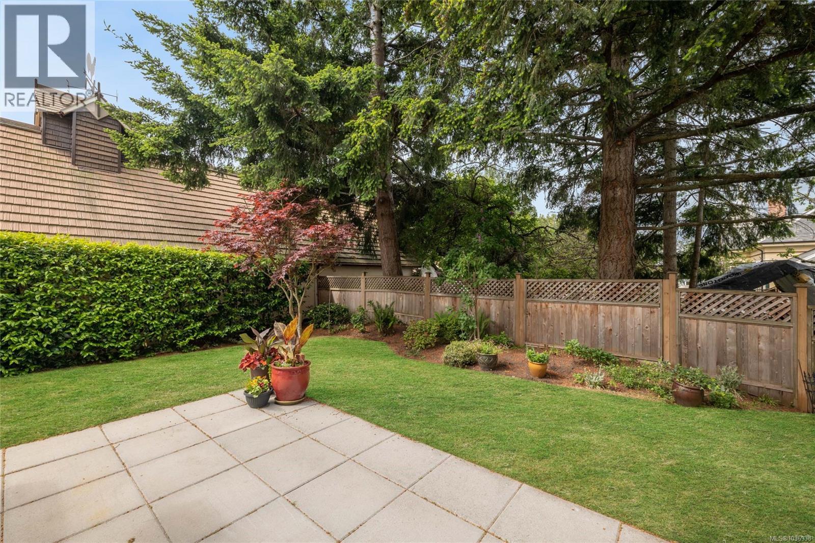 5 216 Russell St, Victoria, British Columbia V9A 3X2 - Photo 15 - 1036938