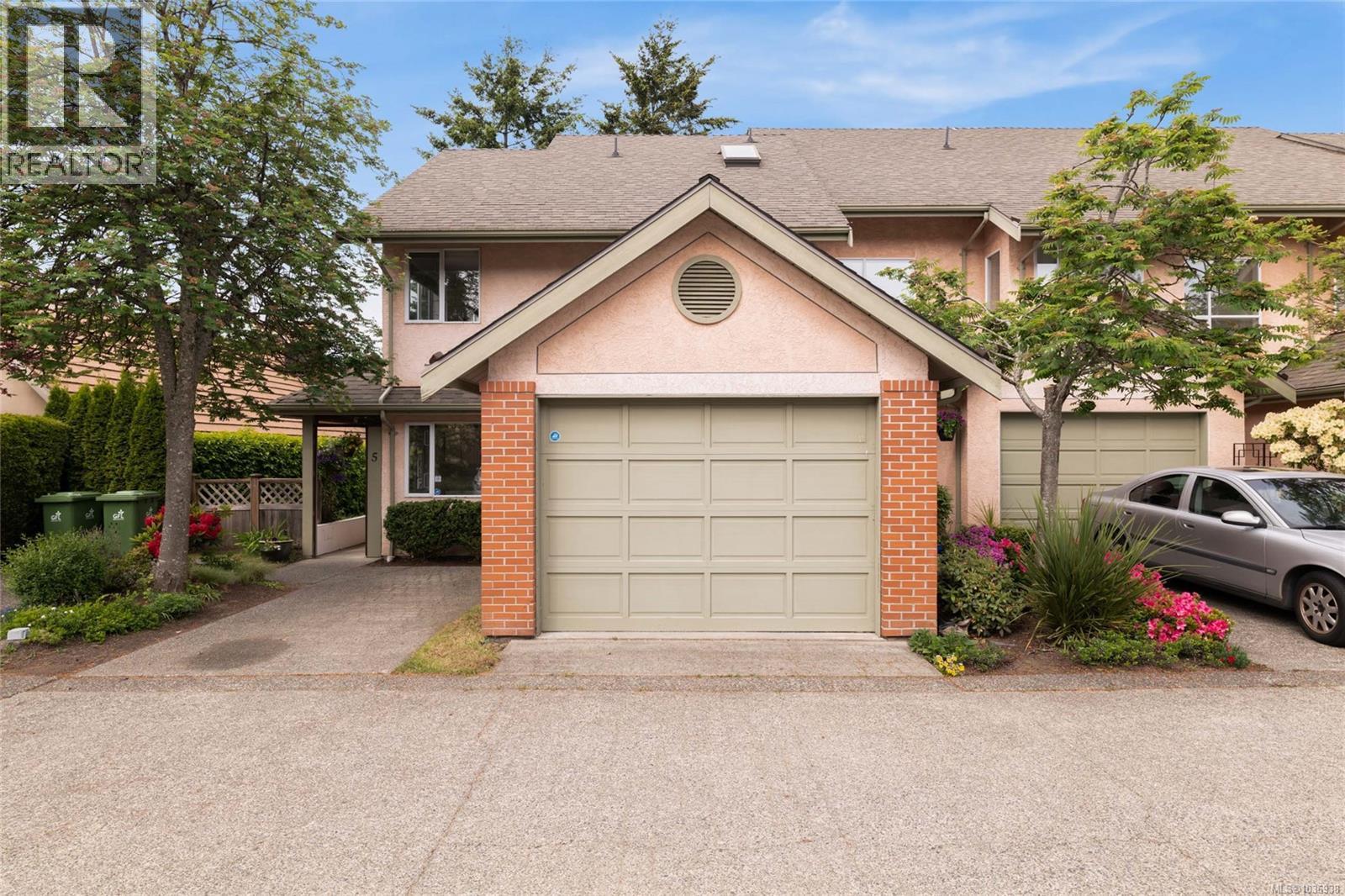 5 216 Russell St, Victoria, British Columbia V9A 3X2 - Photo 31 - 1036938