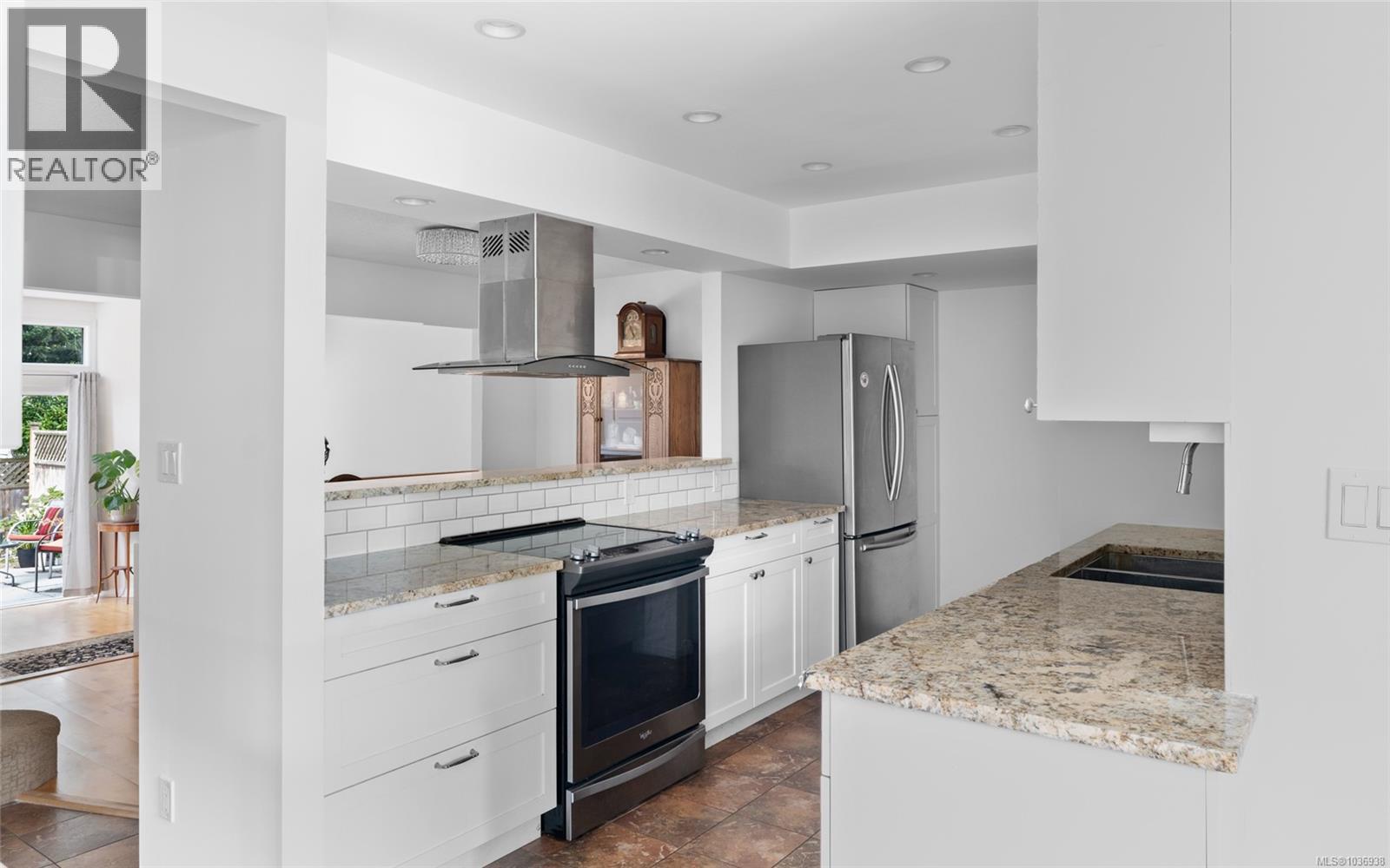 5 216 Russell St, Victoria, British Columbia V9A 3X2 - Photo 7 - 1036938