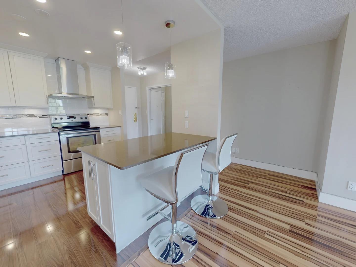 405 1442 Foster Street, White Rock, British Columbia  V4B 3X7 - Photo 3 - R3125235