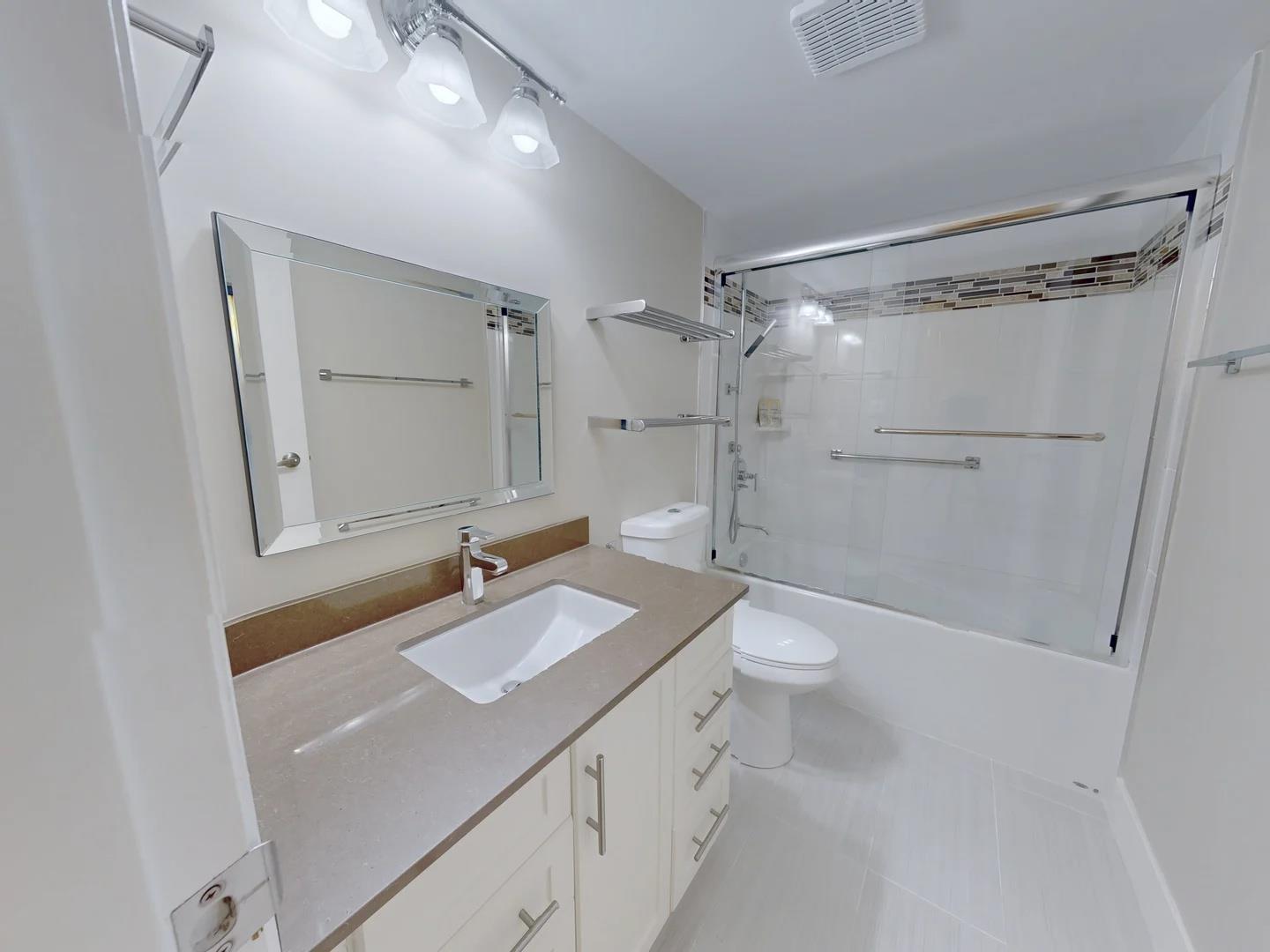 405 1442 Foster Street, White Rock, British Columbia  V4B 3X7 - Photo 12 - R3125235