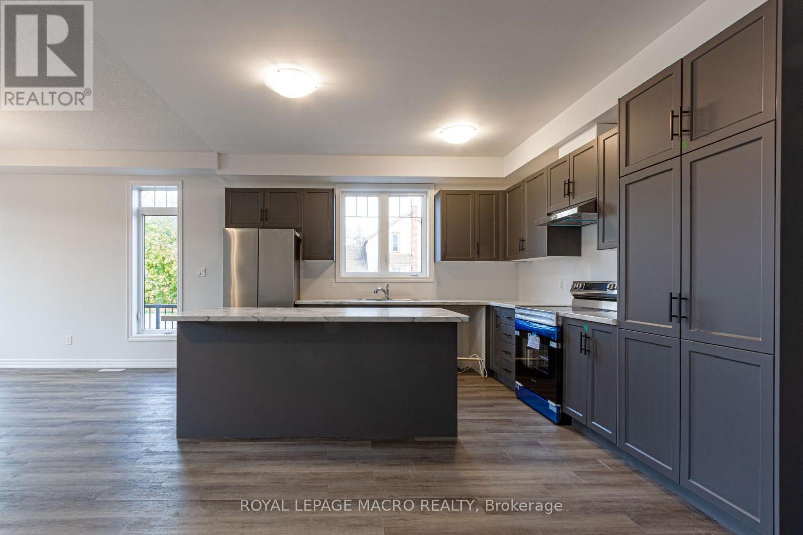 Main & Upper - 22 Oakdale Avenue, St. Catharines, Ontario  L2P 2B9 - Photo 11 - X13165514