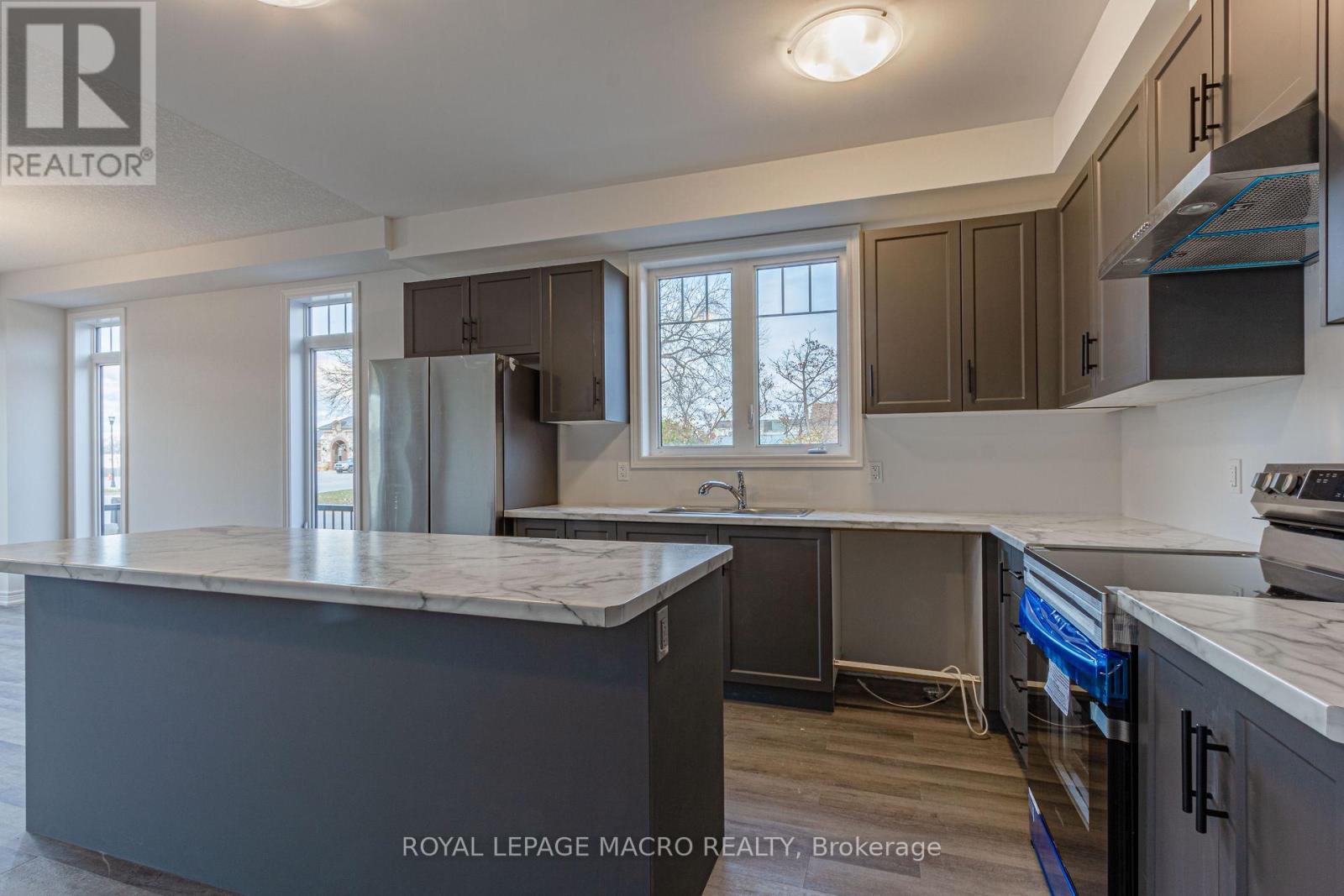 Main & Upper - 22 Oakdale Avenue, St. Catharines, Ontario  L2P 2B9 - Photo 14 - X13165514